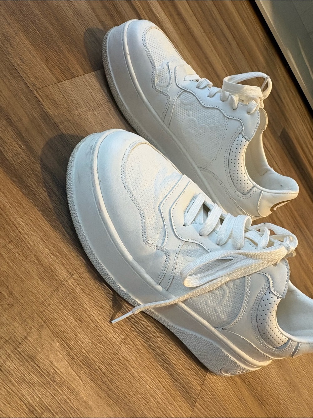 Gucci White Platform Sneakers - Picture 4 of 4